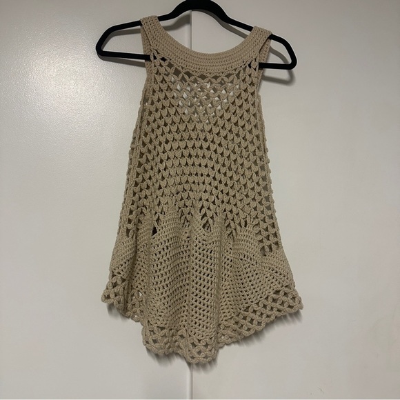 Free People Tan Crochet Sweater Top Vest with Gold Buttons Size Medium - Picture 9 of 9